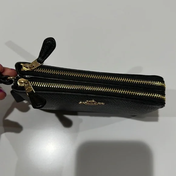 🌸NEW COACH Double Corner Zip Wristlet Black/Gold With Tags. - Picture 3 of 14